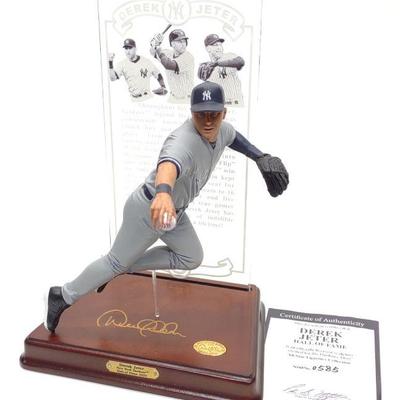 Yankees Derek Jeter Baseball Player HOF Figurine