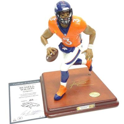 Cowboys Dak Prescott Football Player Figurine