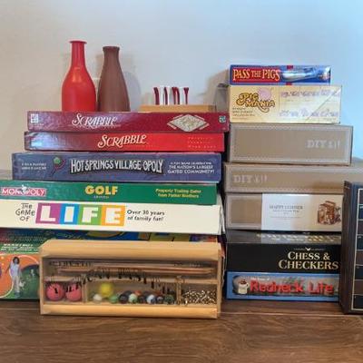 Assorted board games & crafts