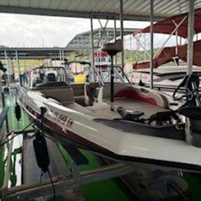 2002 Champion boat 21'