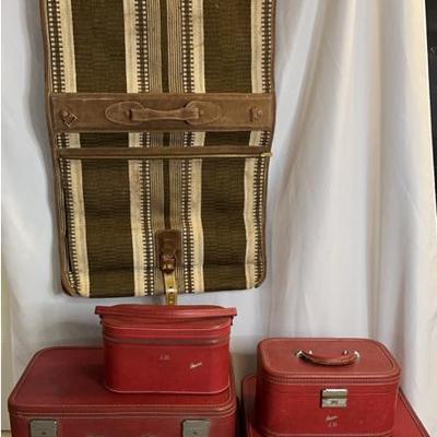 Skyway Luggage *Key Included* w/ Garment Bag