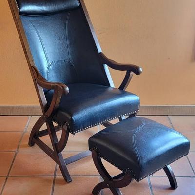 Hunter Chair w/ Footrest