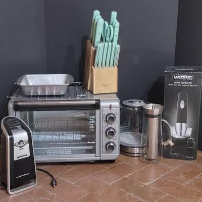 Small Kitchen Appliances, feat. Black & Decker Toaster Oven