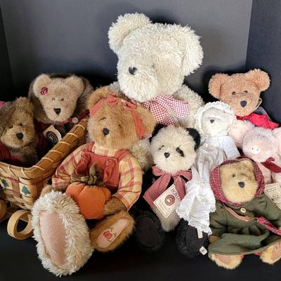 It's a Boyd's Bear X-Mas!