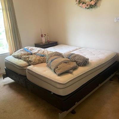 Select Comfort Split King base and mattresses