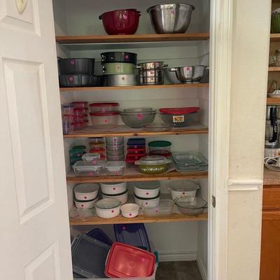 Rubbermaid and Pyrex