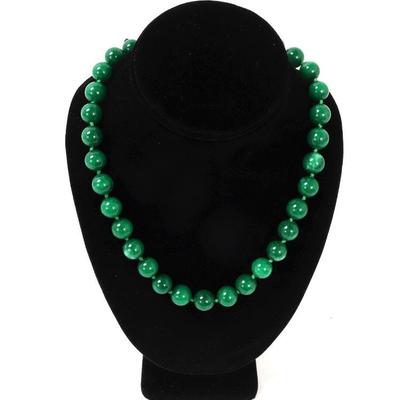 Lot 185 gorgeous chinese jade beaded necklace