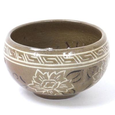 Lot 259 beautiful antique celadon glazed bowl