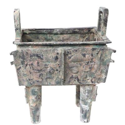 Lot 303 archaistic chinese fangding rectangular bronze cauldron