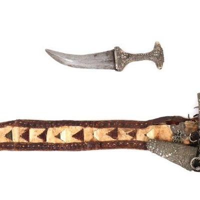 Lot 33 islamic omani jambiya dagger w scabbard belt