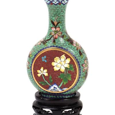 Lot 289 lovely chinese green cloisonne vase