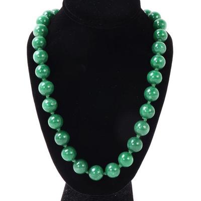 Lot 188 lovely chinese deep green jade necklace