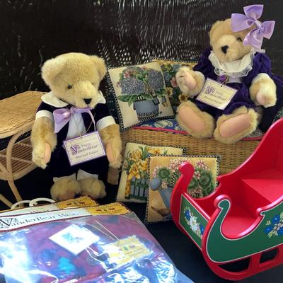 The Vanderbears Lot 4 : Fluffy & Fuzzy Musical Soireé