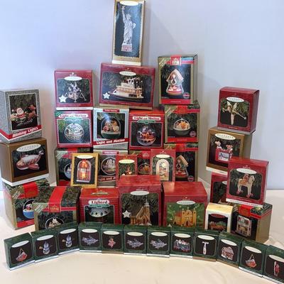 Hallmark Keepsake Ornament, Making Wonderful Memories Lot 1