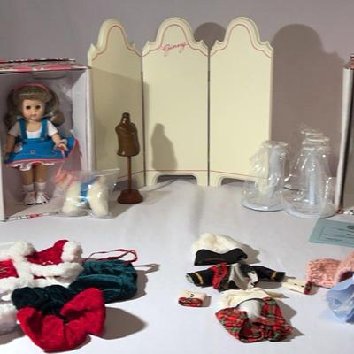 Ginny Dolls (5), Dress Screen, Dress Form, Doll Stands (4), And 3 Outfits (Lot 2)