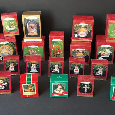 Hallmark Meepsake Ornaments - Lot 1