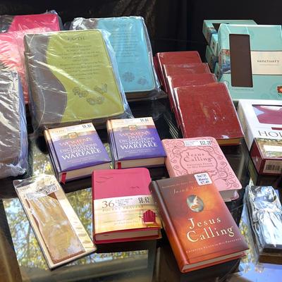Women’s Devotional Bibles, Journals & Bible Covers