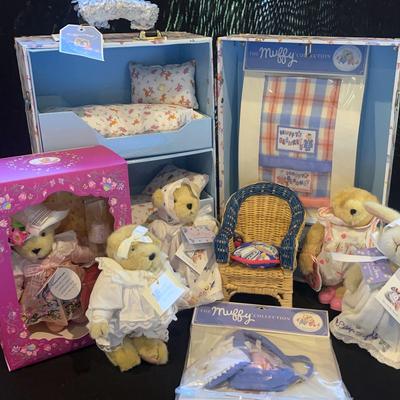 Muffy & Hoppy Vanderbear Sleep Over, Bunk Trunk, 3 more Bears & Accessories