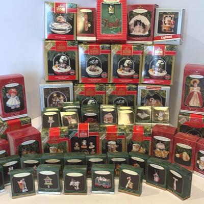 Hallmark Keepsake Ornaments Making Wonderful Memories – Lot 2