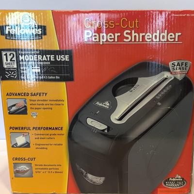 Fellowes Crosscut paper shredder- New In Original Box