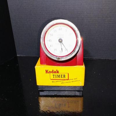 Vintage Eastman Kodak Darkroom Timer – Red & Yellow Metal – Model 8239 – 1950s