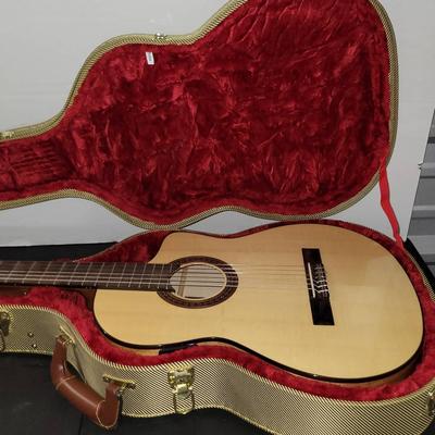 Cordoba Iberia Series C5-CET Guitar & Locking Case (Like New)