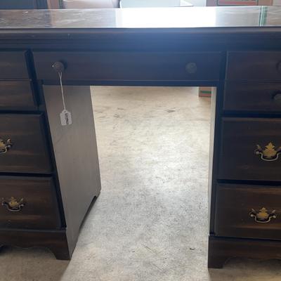 Classic 2 Pedestal 7-Drawer Wooden Desk