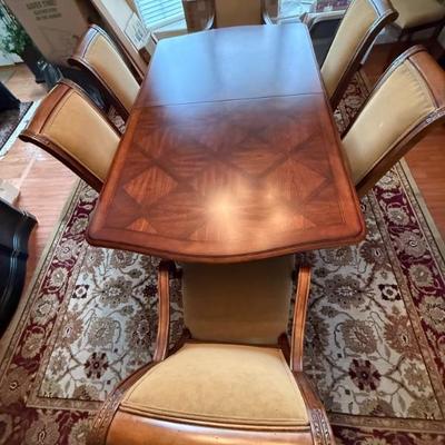 Ethan Allen Dining Table & chairs with leaf & pads