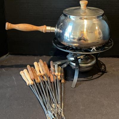 Fondue Pot With Skewers