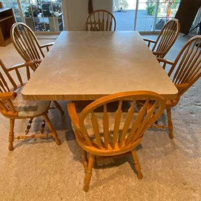 Kitchen Table & Chairs (6)