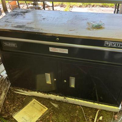 Tool cabinet