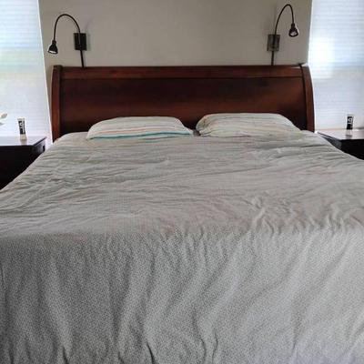 Ts137v king sleigh bed with two posturpedic adjustable mattresses