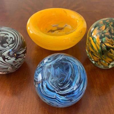 Ts115 glass paperweights and bowl