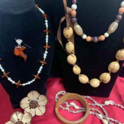 Ct226 costume jewelry natural
