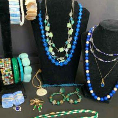 Ct124r green and blue costume jewelry