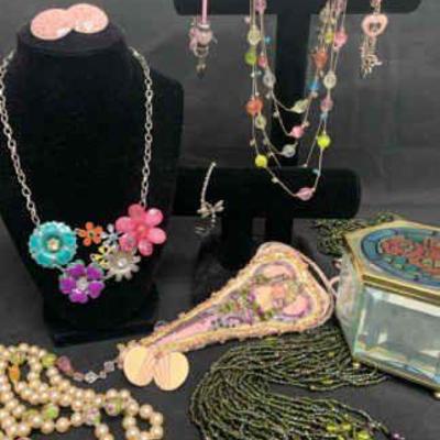 Ct243 springtime costume jewelry