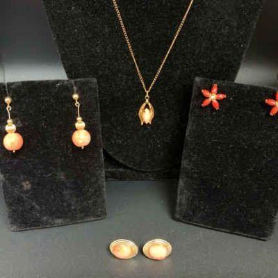 Ct216 coral colored jewelry