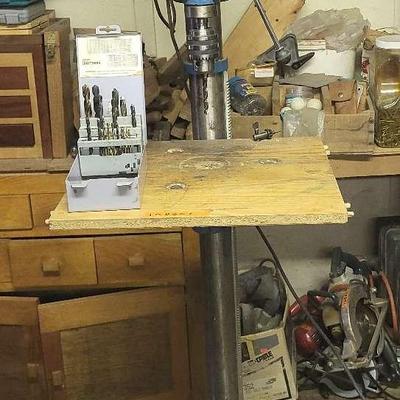 16 Speed Floor Type Drill Press & Drill Bits 
