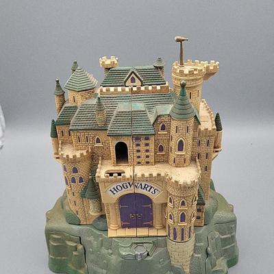 Mattel Harry Potter Hogwarts School Deluxe Electronic Playset