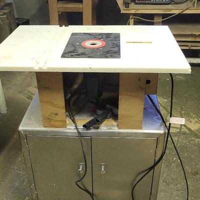 Table Router With Metal Rolling Cart And Contents 