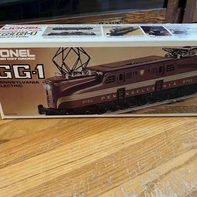 Lionel O and O27 Gauge GG-1 Pennsylvania Electric Locomotive 6-8753