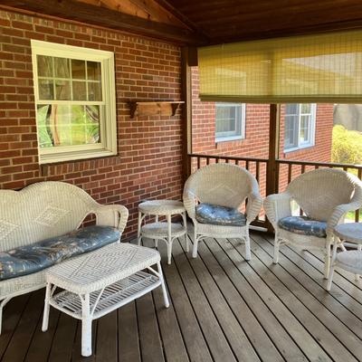 White Wicker Patio Set 