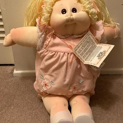 1984 Cloth Cabbage Patch Doll with Xavier Roberts Signature