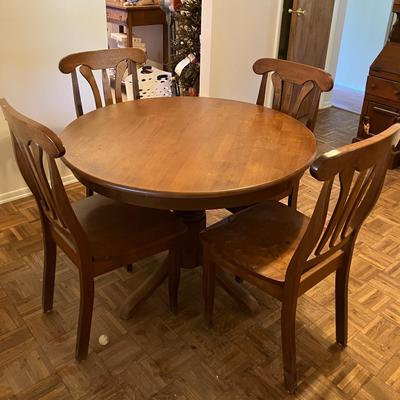 Kitchen Table with 4 Chairs