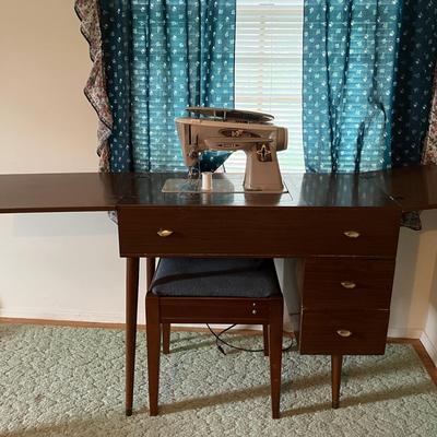 Vintage Singer Sewing Machine Model 503A