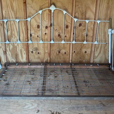 Antique Metal Daybed