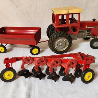 ERTL Tractor And Accessories 