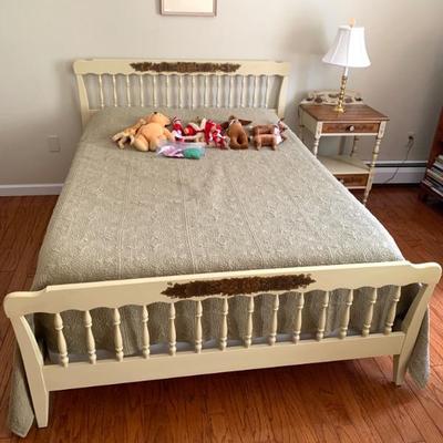 Hitchcock full size bed