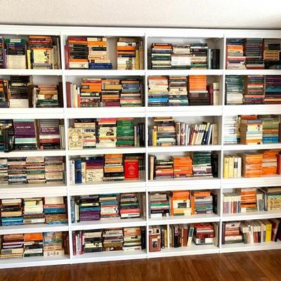 Lg. library of English literature, Jane Austin, Dickens,Tolkien, Arthur Ransome and many more, excel  cond.