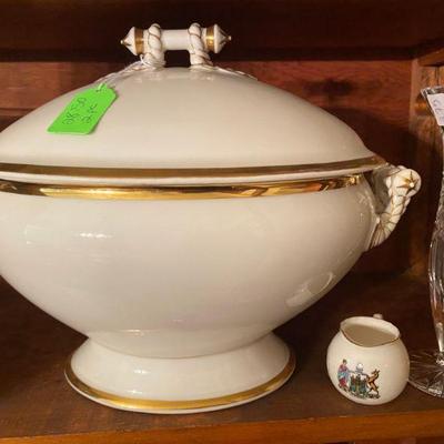 H.C. Haviland Co., Limoges, soup tureen